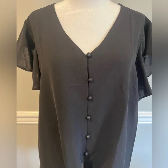 Women's Black Short Sleeve Dressy Top - MINT condition! Size M - Picture 6 of 8